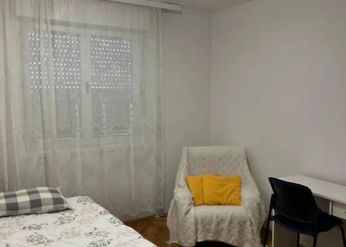 Stan Na Dan Μόσταρ